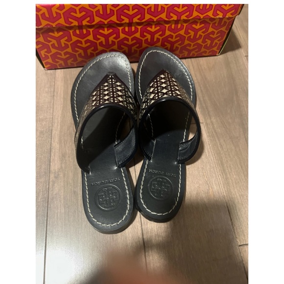 Women’s Tory Burch leather flats - Picture 3 of 3